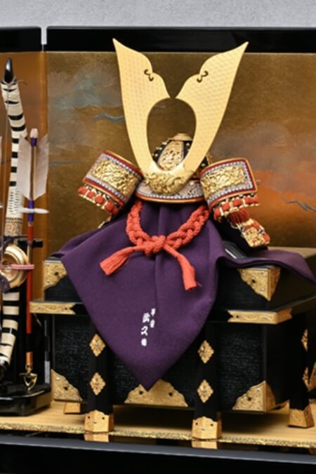 画像：10号 朱赤段威 雲龍　手彫鍬形