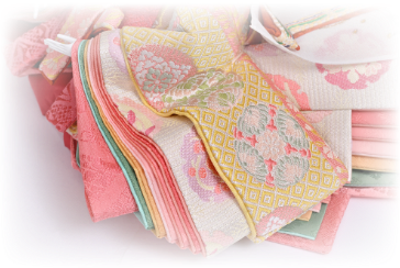 画像：均一に揃った仕立て（襟、袂、裾）