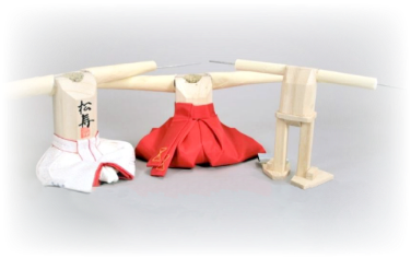 画像：素材へのこだわり（桐木胴楠入り）