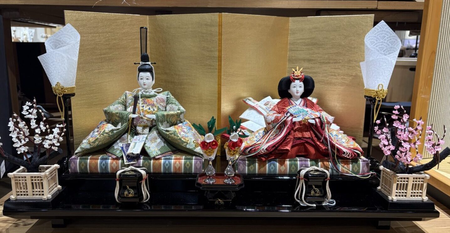 望月龍翠作　鞠に牡丹　金屏風親王飾りの画像