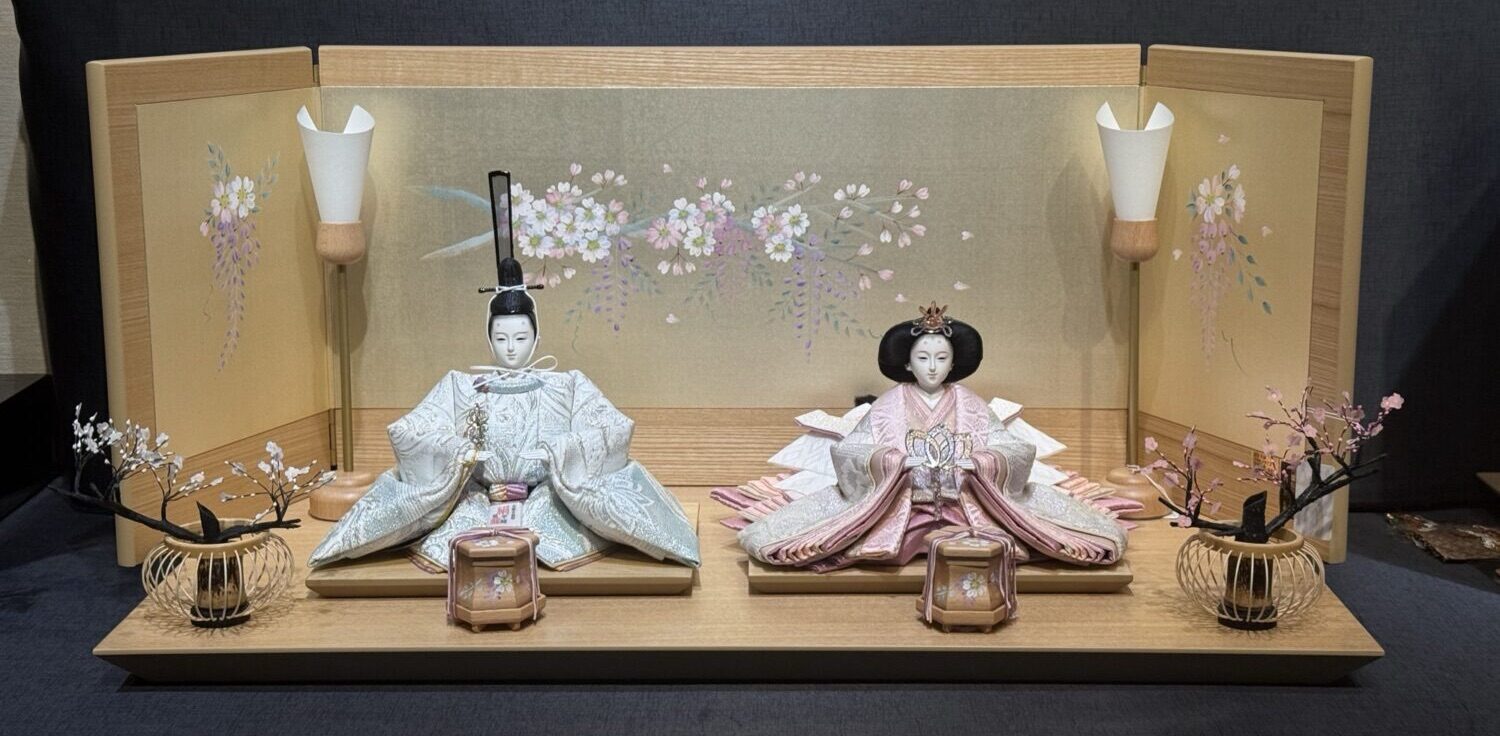 望月龍翠作　正絹帯地　三曲屏風親王飾りの画像